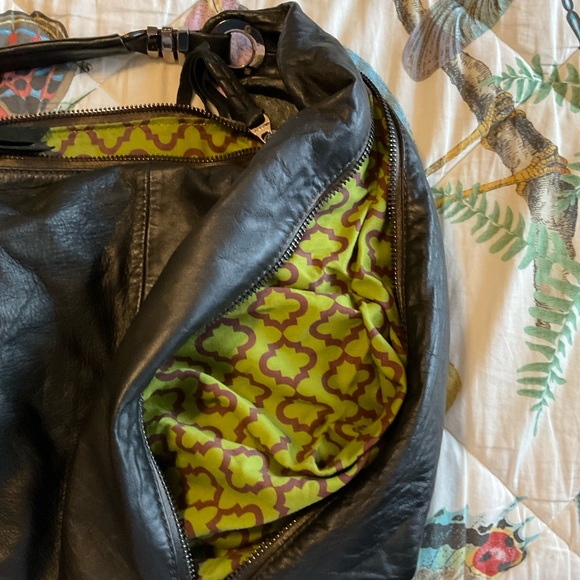 Oryany large leather shoulder bag - Picture 7 of 13